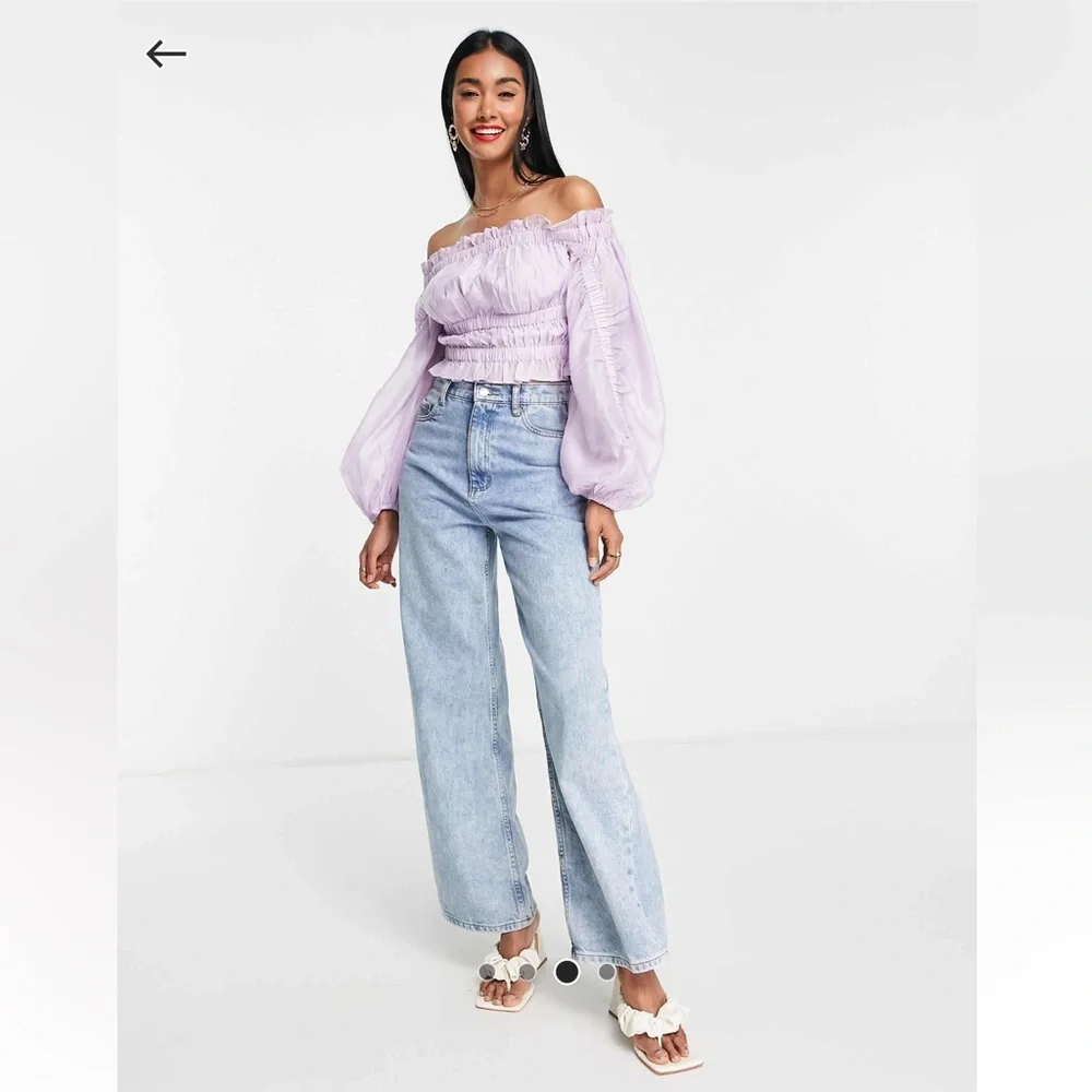 Lavender Off-Shoulder Crop Top - Picture 2 of 8